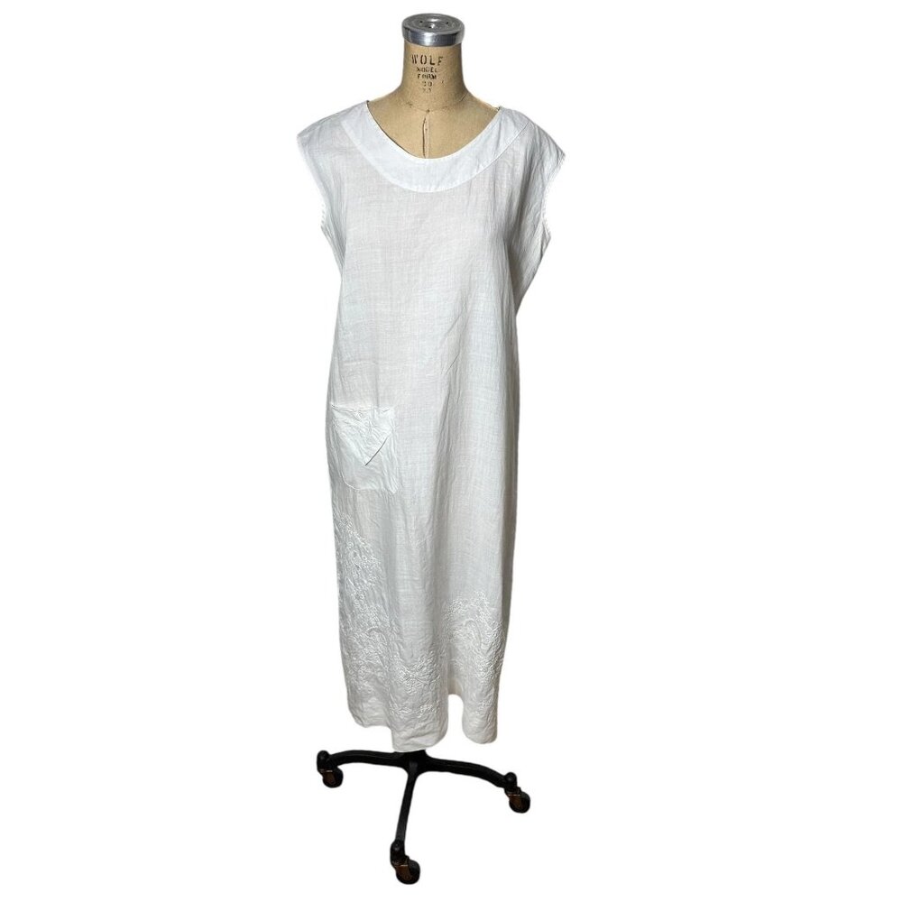 Vintage 1980s white dress with elaborate hand embroidery by Paper White Size M/L